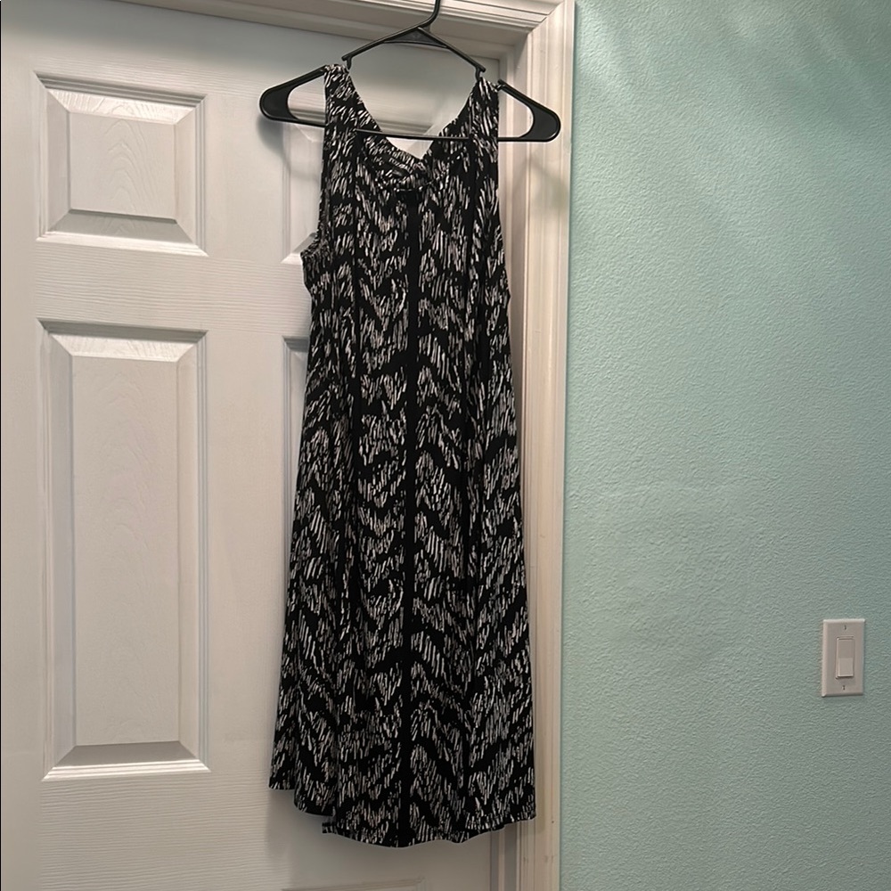 Black and White Patterned Women's Dress
